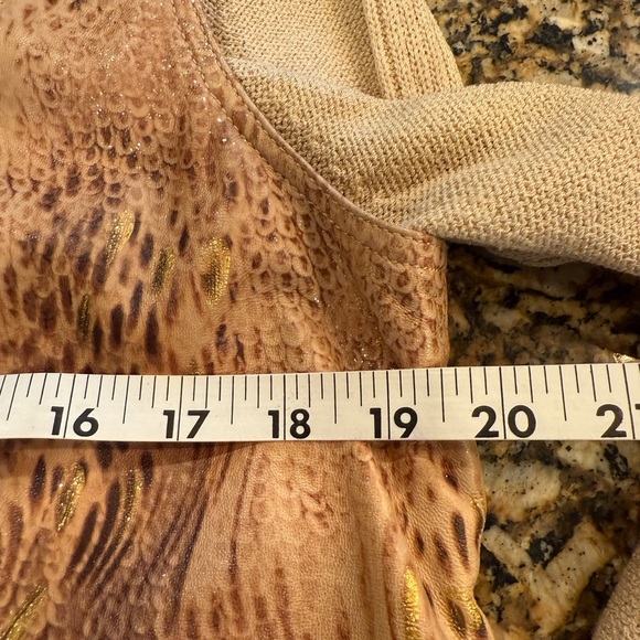St. John Sport by Marie Gray Animal Print Leather Jacket Vest Sweater Sz. L - Picture 10 of 11